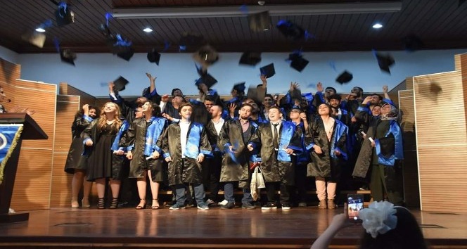 Ankara Üniversitesi Nallıhan Meslek Yüksekokulu mezunlarını verdi