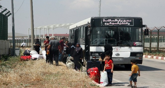 Bayramı ülkesinde geçiren Suriyelilerden 5 bini Türkiye’ye döndü