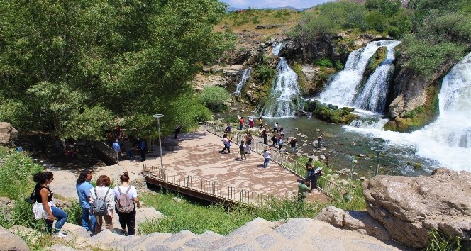 Gezginler, Van’ın güzellikleri karşısında mest oldu
