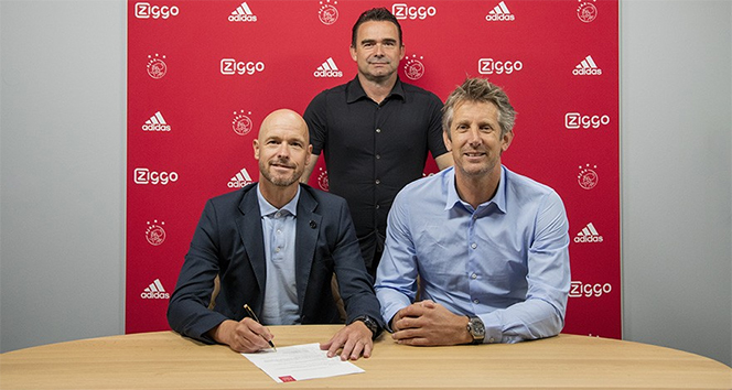 Ajax, Erik ten Hag&#039;ın sözleşmesini 2022 yılına uzattı