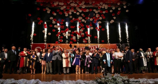 NEVÜ 4 bin 210 öğrencisini mezun etti