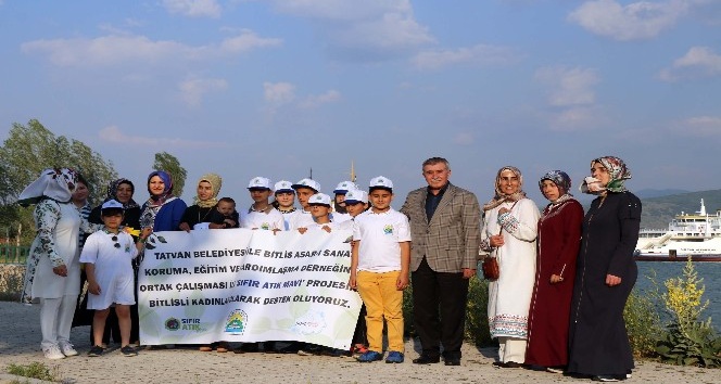 Bitlisli kadınlardan Emine Erdoğan’a destek