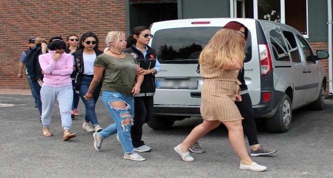 Fuhşun şifresini polis çözdü: "Yabancı arabalar geldi"