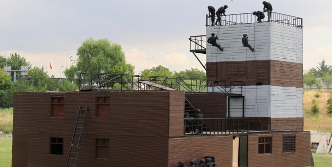 Jandarma Özel Asayiş TİM'leri İHA'ya kapılarını açtı