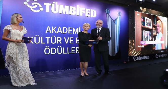 Prof. Dr. Zehra Neşe Kavak’a, TÜMBİFED Jüri Özel Ödülü