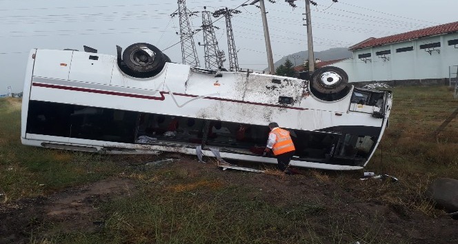 Nevşehir’de minibüs devrildi: Çok sayıda yaralı var