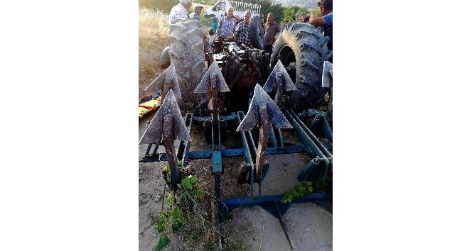 Traktör devrildi: 1 ölü