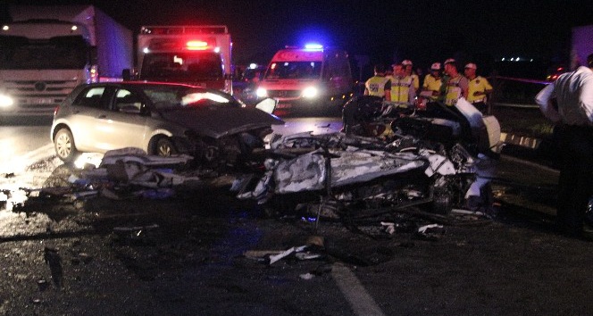 İzmir’de feci kazada aynı aileden 3 kişi öldü, 1 kişi yaralandı
