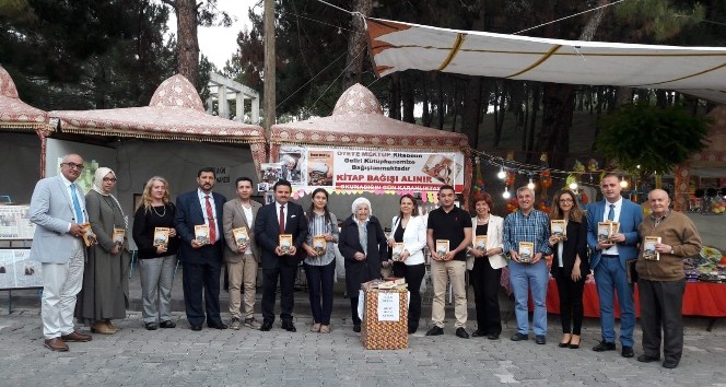 Manisa’da 93 yaşındaki yazar okuyucularıyla buluştu