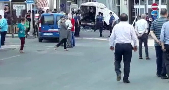 Edirne&#039;de göçmenleri taşıyan araç kaza yaptı! 10 ölü