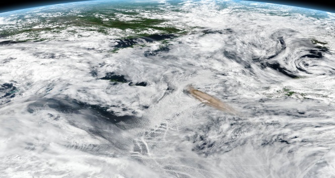 Volkan patlaması uzaydan fotoğraflandı