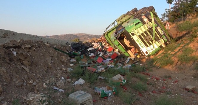 Kırıkkale’de sebze yüklü kamyon devrildi: 1 yaralı