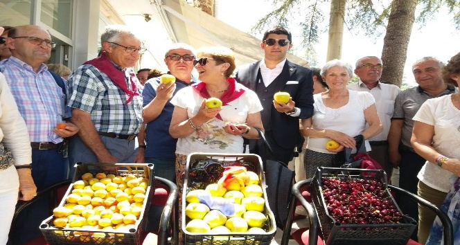 İspanyol turistler Gelendost ve ürünlerine hayran kaldı