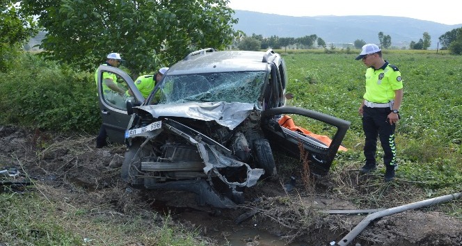 Tokat’ta iki araç kafa kafaya çarpıştı: 1 ölü, 3 yaralı