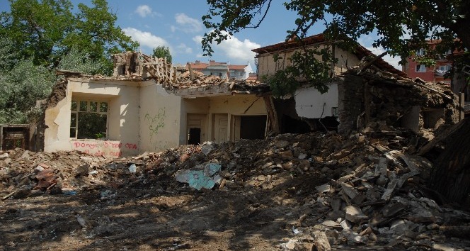 Çorum’da 222 metruk ev yıkıldı