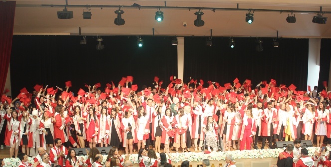 İstanbul Kavram Meslek Yüksekokulu’nda mezuniyet coşkusu