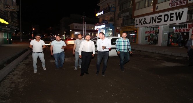 Başkan Rasim Arı’dan çalışma alanlarına gece denetimi