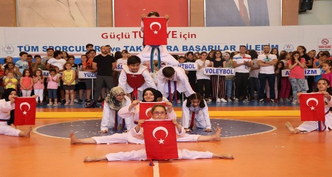 Nevşehir’de yaz spor okulları bin 500 öğrencinin katılımıyla başladı