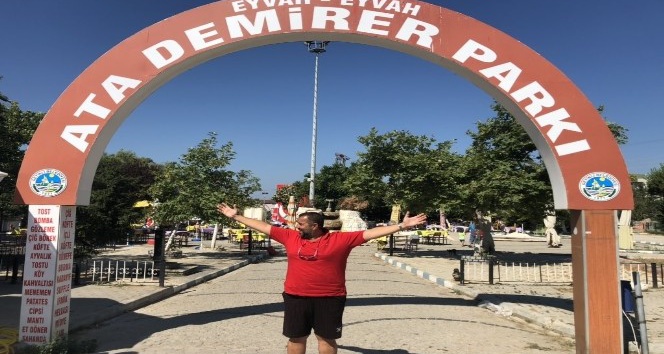 Ünlü komedyenden Geyikli paylaşımı