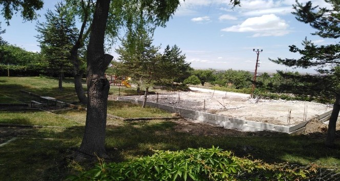 Kaman’da çocuk parkı alanı yapımında ağaç kesilmiyor