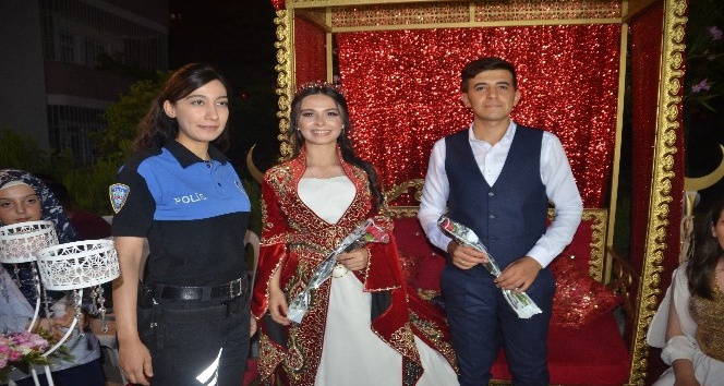 Polise düğününde meslektaşlarından sürpriz