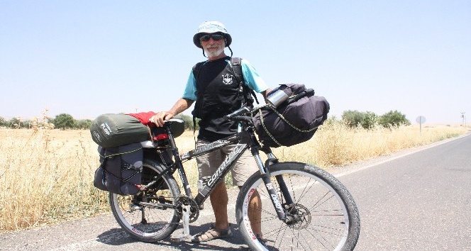 Hayallerini mayaladı, bisikletine atlayıp Türkiye’yi gezmeye başladı