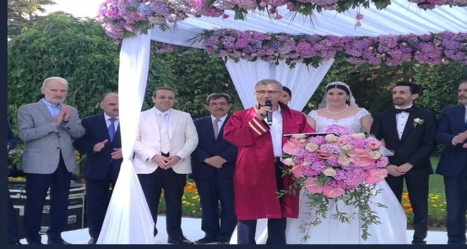 Ertekin Ailesinin Mutlu Günü