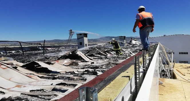 Isparta Kara Havacılık Okulu’ndaki yangın söndürüldü