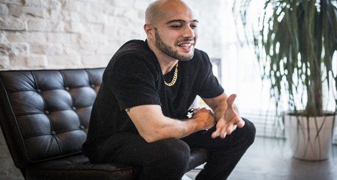 Türkçe rap’in yükselen yıldızı Ben Fero: "Demet Akalın ismi denk geldi"