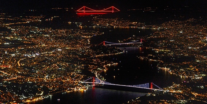 Işıl ışıl üçü bir arada