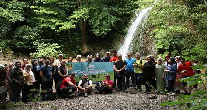 Doğaseverler Çınarlıdere Şelalesine yürüdü