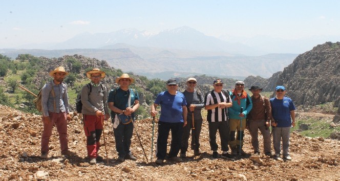 Doğa tutkunlarından Balkaya Dağları’na yürüyüş