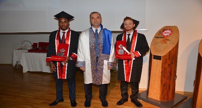 ATÜ’de mezuniyet coşkusu