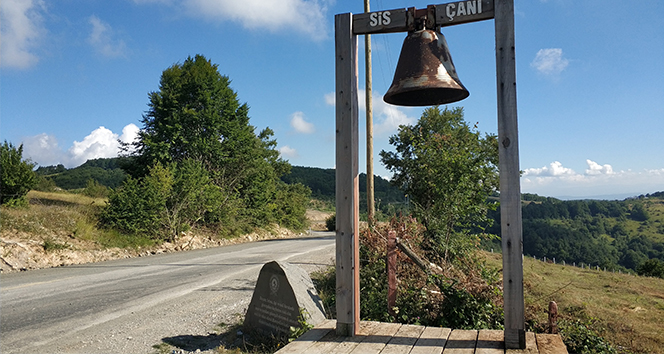Kurtuluş Yolu üzerine konulan 'yol gösterici çanlar' 100 yıl öncesini yeniden yaşatıyor