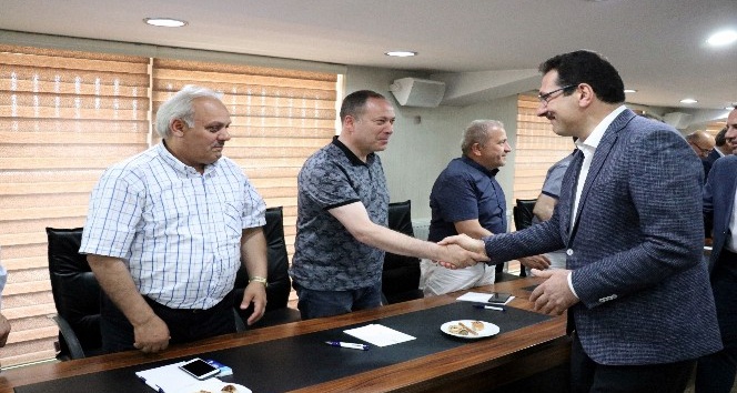 AK Parti Genel Başkan Yardımcısı Yavuz Sakarya’da belediye başkanlarıyla buluştu