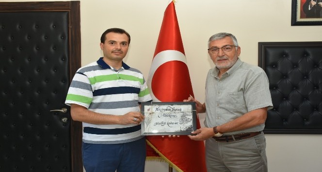 Başkan Bozkurt’a okul müdürü ve öğrencilerden teşekkür