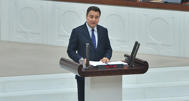 Ali Babacan istifa dilekçesini AK Parti’ye verdi