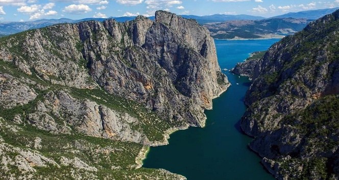 Şahinkaya Kanyonu eşsiz doğal güzelliği ile hayran bırakıyor