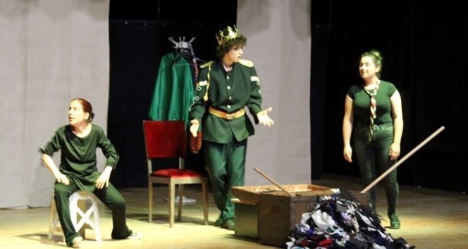 Urla’da tiyatro günleri: Mahallede, sokakta tiyatro var