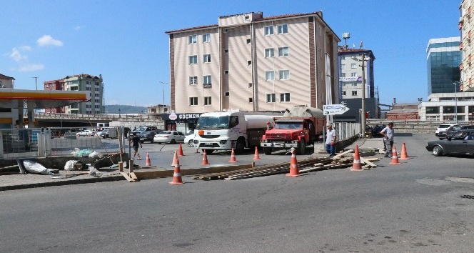 Akaryakıt istasyonu girişi belediye tarafından kapatıldığı iddiası