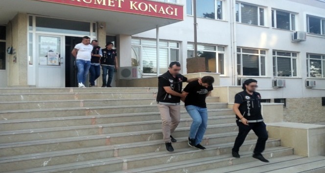 93 kilo esrarla yakalanan şahıslardan ikisi tutuklandı