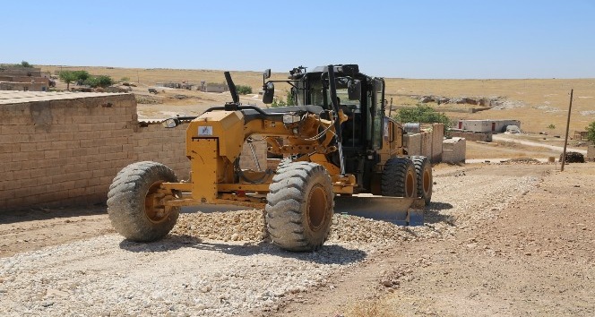 Eyyübiye kırsalında yol yapımı sürüyor