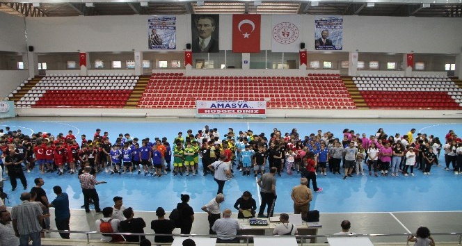 Minikler İl Karmaları Hentbol Türkiye Şampiyonası başladı