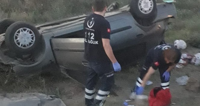 Takla atan otomobil şarampole düştü ve ters devrildi: 1’i ağır 5 yaralı