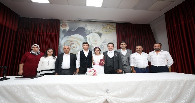 Mehmetçik’ten nikahı kıyılan ablasına sürpriz