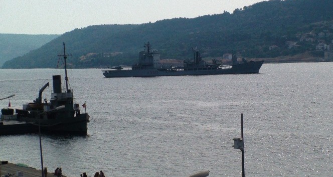 NATO’ya bağlı savaş gemileri Çanakkale Boğazı’ndan geçti