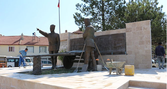 Kurtuluş Savaşı&#039;nın sembolü &#039;&#039;Kırık Kağnı ve Üç Komutan Anıtı&#039;&#039; bakıma alındı