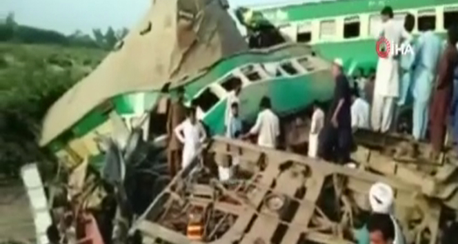 Pakistan&#039;da tren kazası: En az 11 ölü