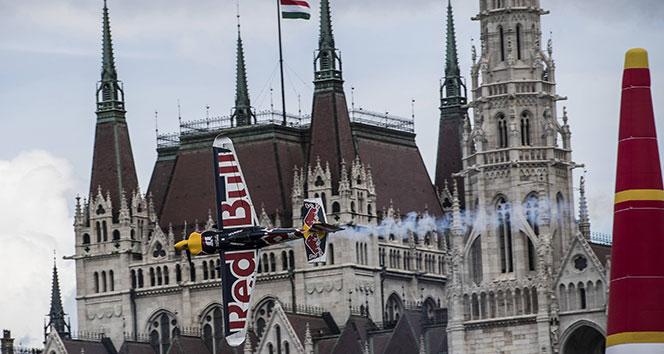 Red Bull Air Race’te heyecan dorukta: 'son iki yarış'