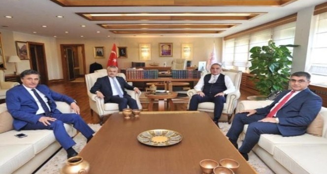 Vali Gürel ve milletvekilleri Bakan Ersoy’u kent turizmi hakkında bilgilendirdi